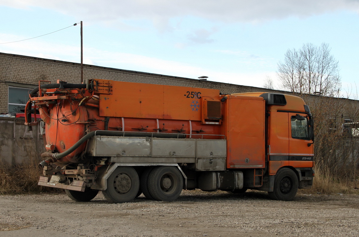 Москва, № Х 157 РО 797 — Mercedes-Benz Actros ('1997) 2540