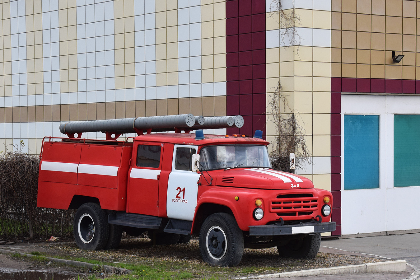 Волгоградская область, № 7636 ВДШ — ЗИЛ-431412; Техника на постаментах, памятники (Волгоградская область); Транспортные средства без номеров (Волгоградская область)