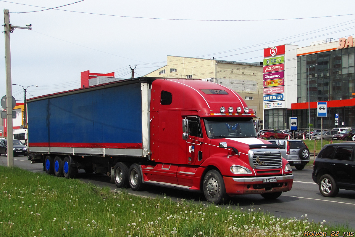 Алтайский край, № Е 572 УМ 22 — Freightliner Columbia