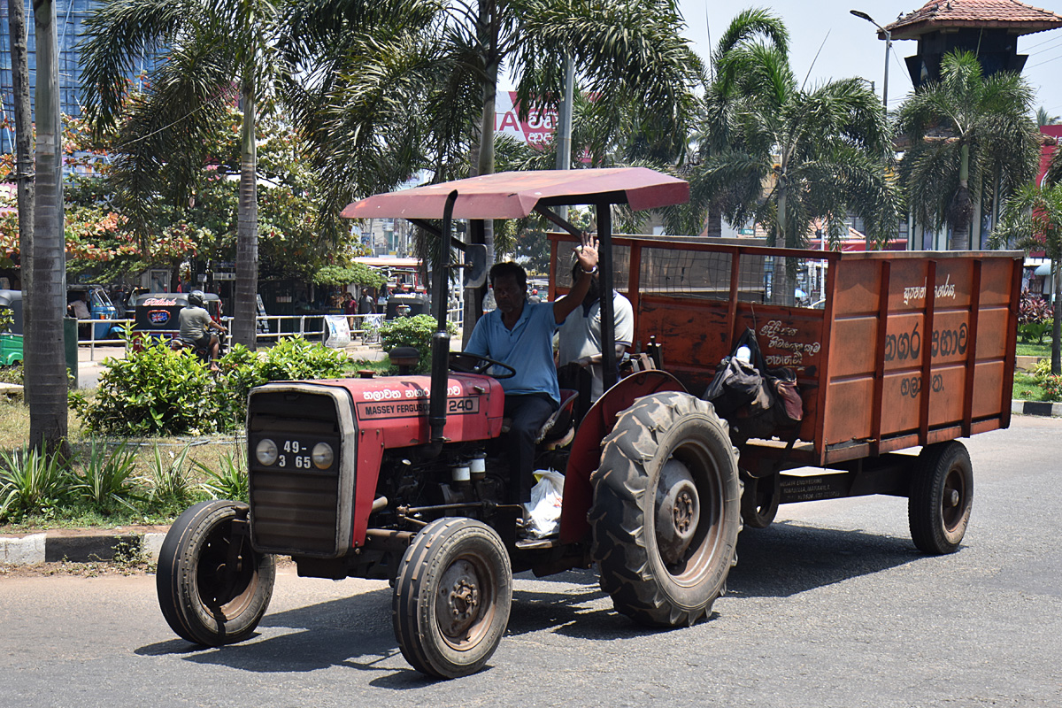 Шри-Ланка, № 49-3 65 — Massey Ferguson (общая модель); Шри-Ланка — Спецтехника с нечитаемыми на фото номерами