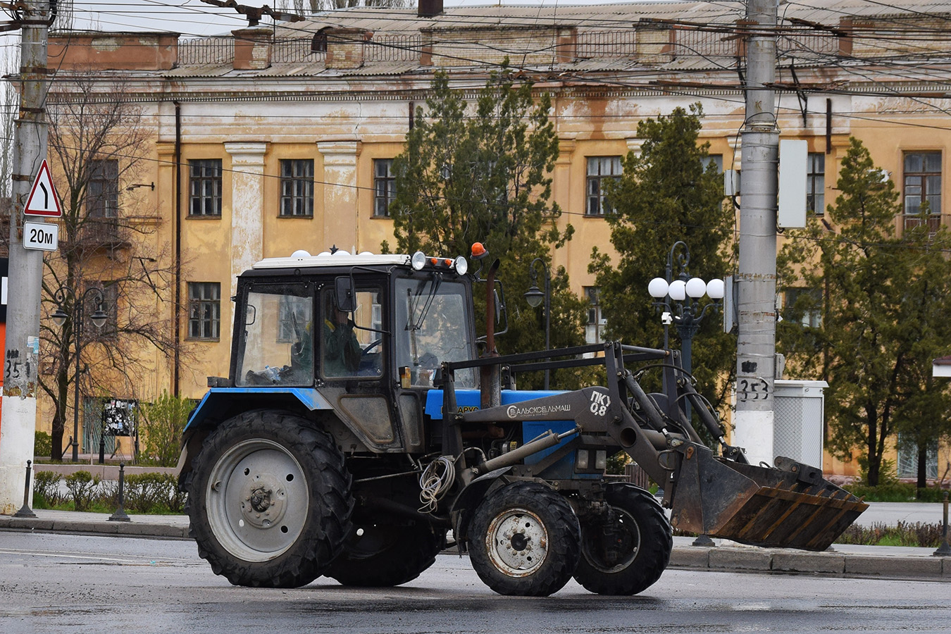 Волгоградская область, № 7495 ЕА 34 — Беларус-82.1