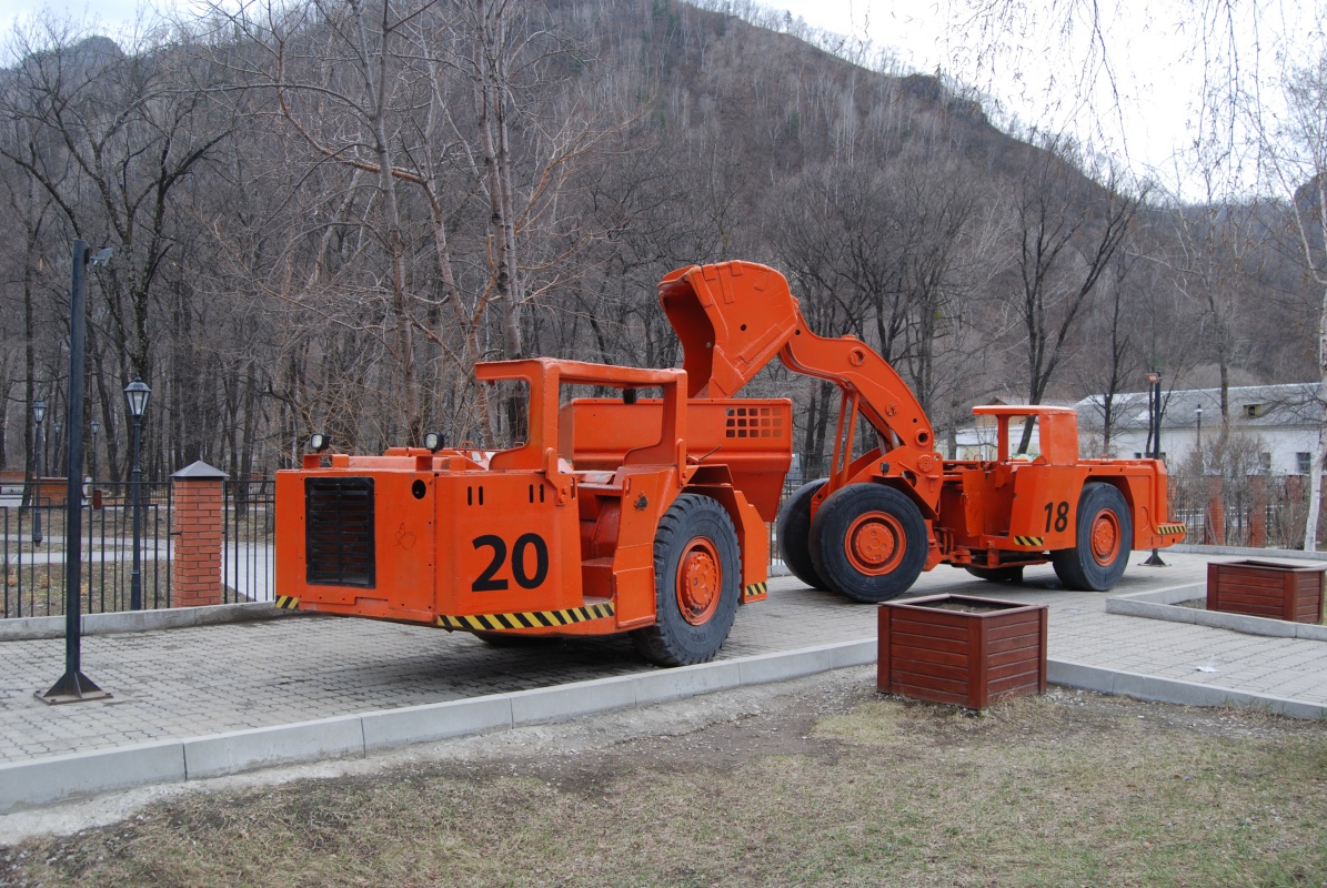 Приморский край, № 20 —  Прочие модели; Приморский край, № 18 — Sandvik (общая модель); Техника на постаментах, памятники (Приморский край)