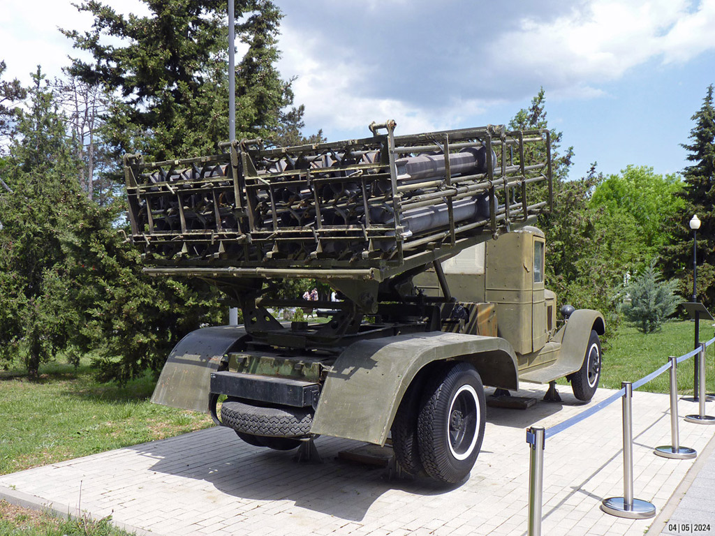 Севастополь, № (92) Б/Н 0003 — УралЗИС-5М; Техника на постаментах, памятники (Севастополь); Транспортные средства без номеров (Севастополь)