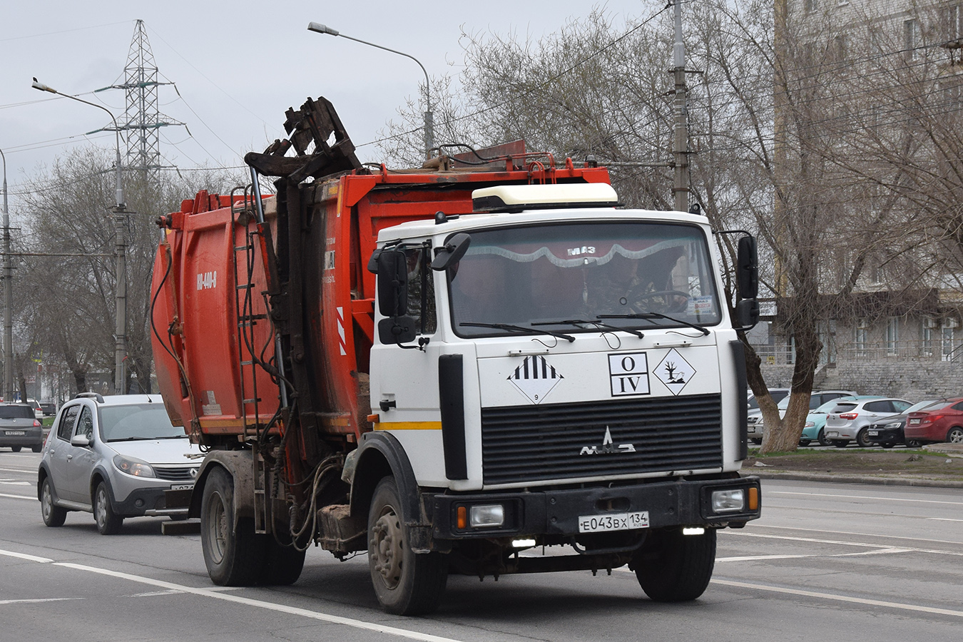 Волгоградская область, № Е 043 ВХ 134 — МАЗ-5337X2