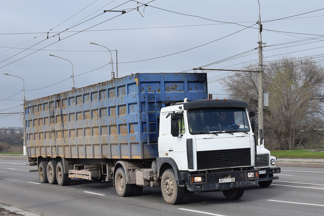 Волгоградская область, № О 323 МО 34 — МАЗ-5432A5