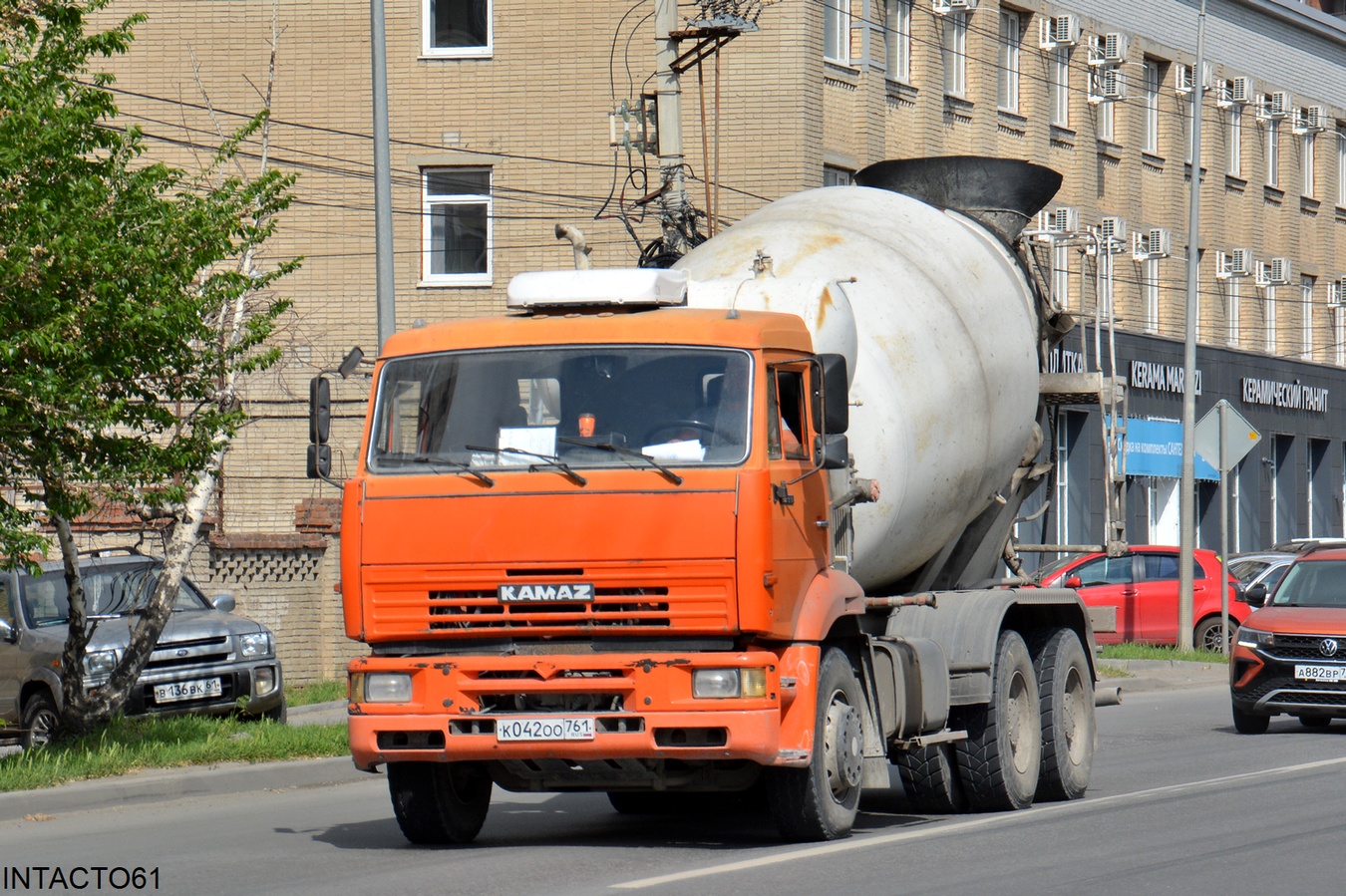 Ростовская область, № К 042 ОО 761 — КамАЗ-6520 (общая модель)