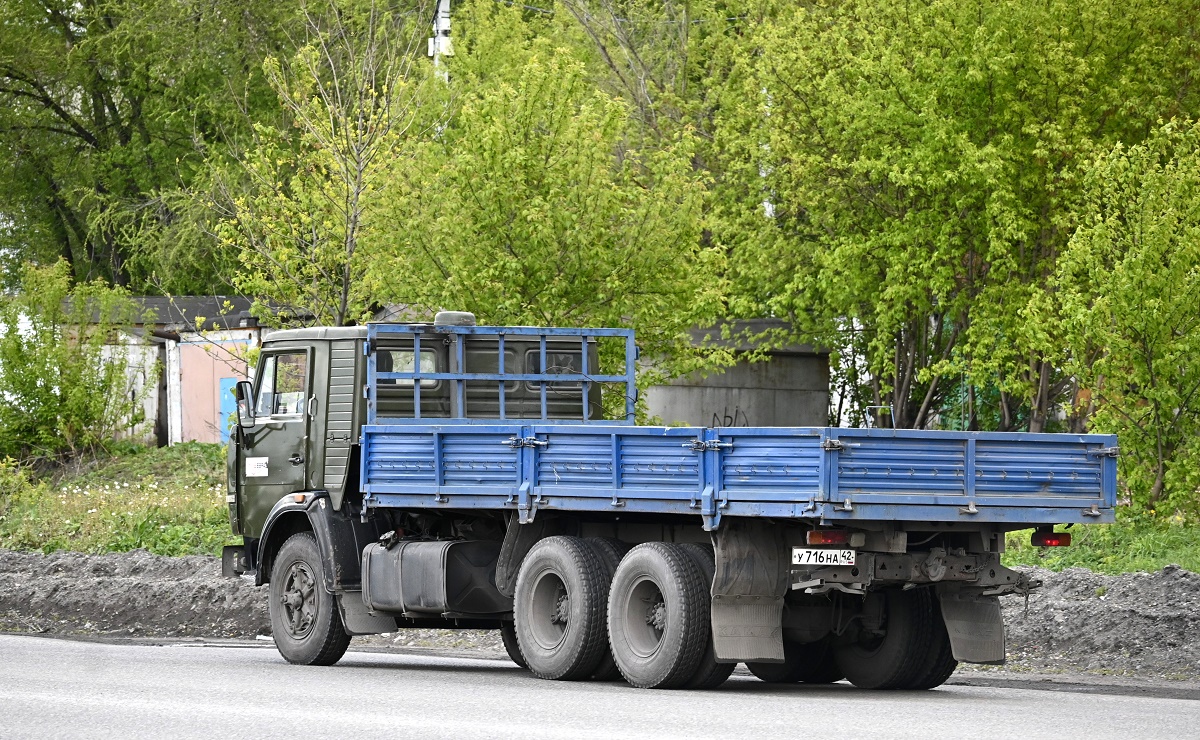 Кемеровская область, № У 716 НА 42 — КамАЗ-53212