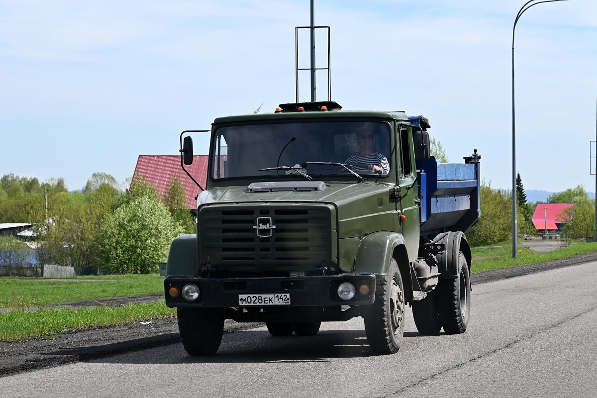 Кемеровская область, № М 028 ЕК 142 — ЗИЛ-494560