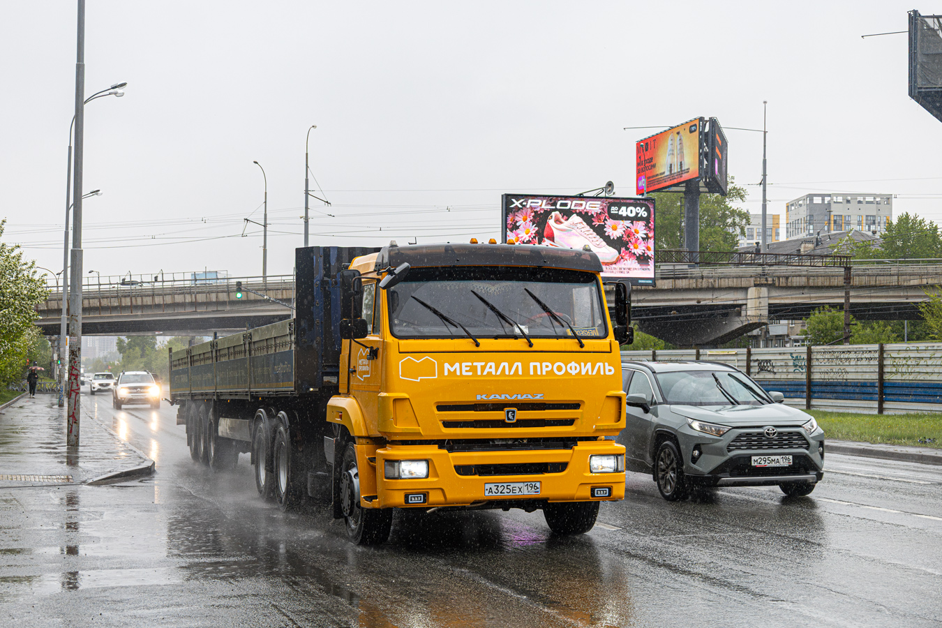 Свердловская область, № А 325 ЕХ 196 — КамАЗ-65116-N3(78)