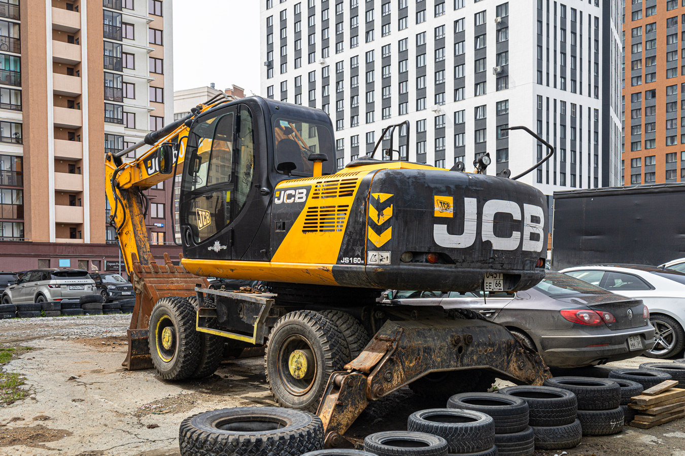 Свердловская область, № 0451 ЕЕ 66 — JCB JS160W