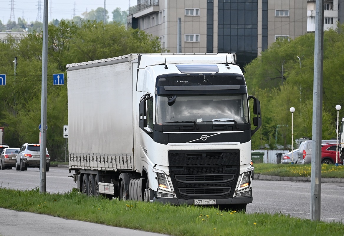 Пермский край, № О 371 СН 159 — Volvo ('2012) FH.460 [X9P]
