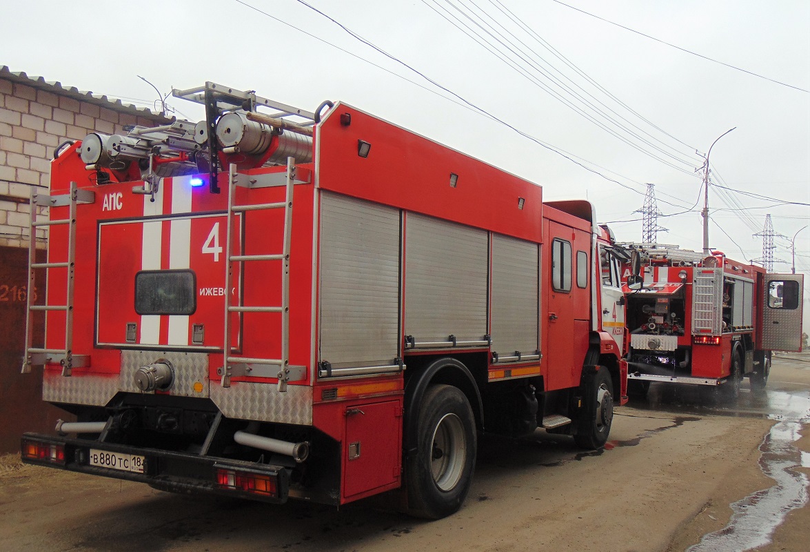 Удмуртия, № В 880 ТС 18 — КамАЗ-43253-G5(69)