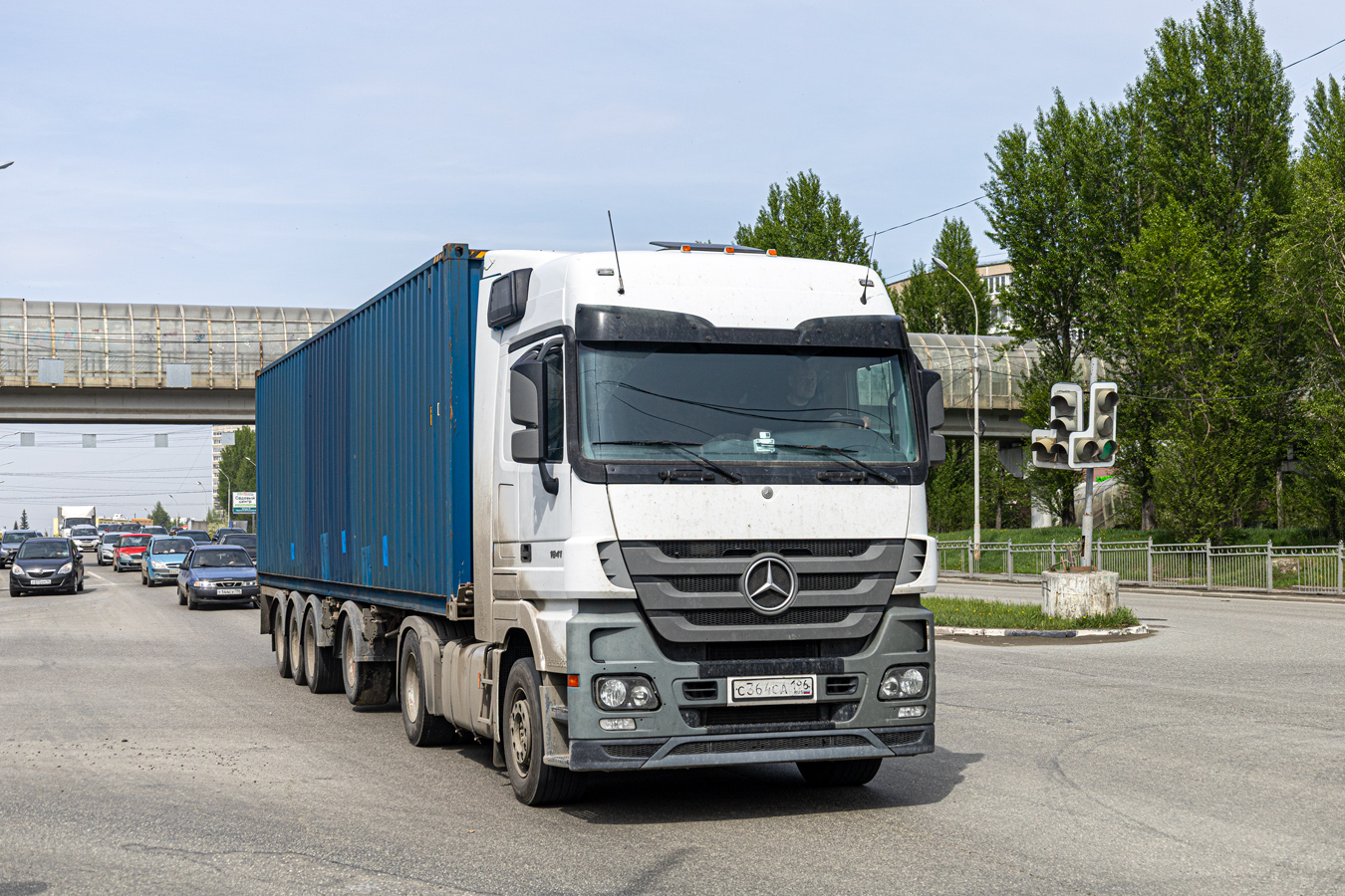 Свердловская область, № С 364 СА 196 — Mercedes-Benz Actros ('2003)