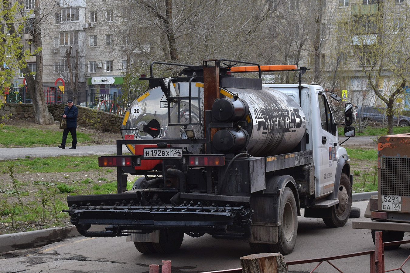 Волгоградская область, № Н 192 ВХ 134 — ГАЗ-C41R13