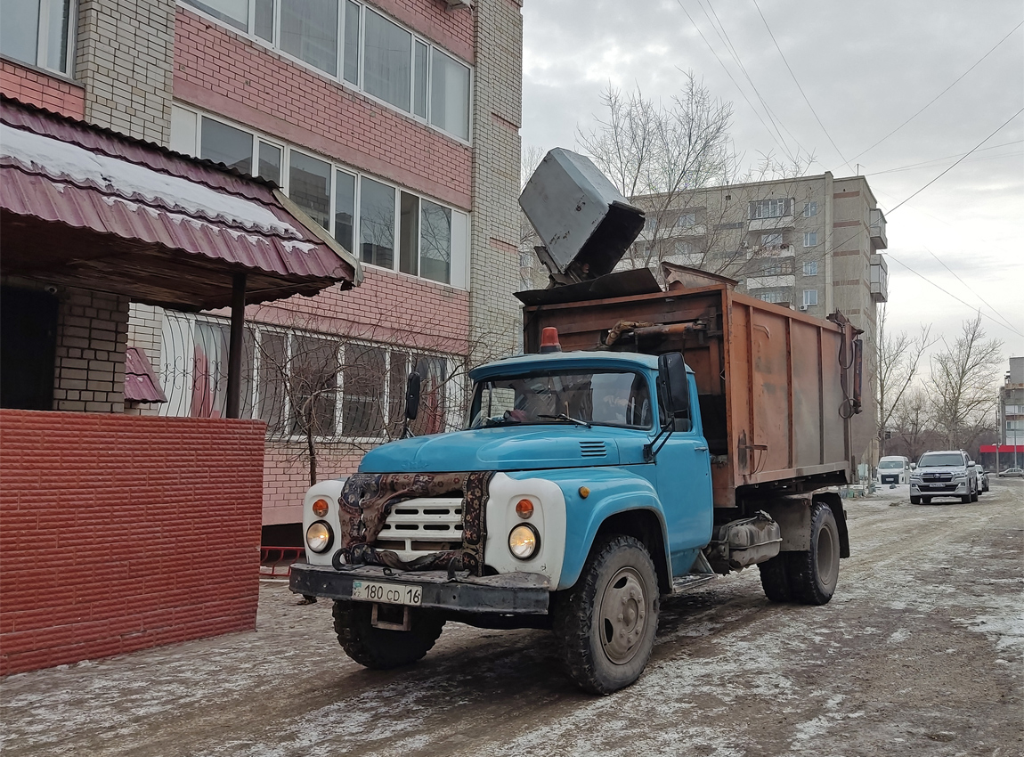 Восточно-Казахстанская область, № 180 CD 16 — ЗИЛ-431810