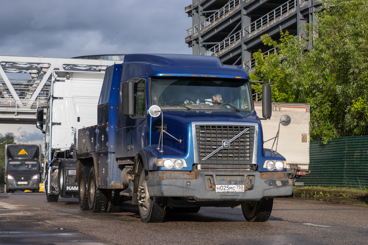 Московская область, № Н 025 МС 750 — Volvo  (общая модель)