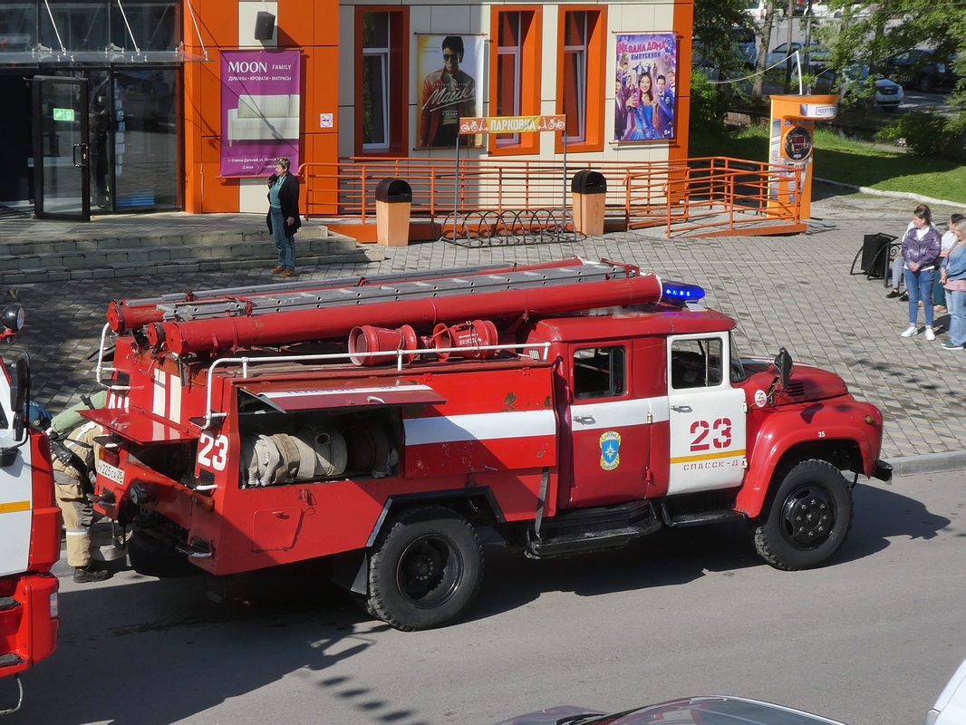 Приморский край, № У 225 СА 25 — ЗИЛ-431412