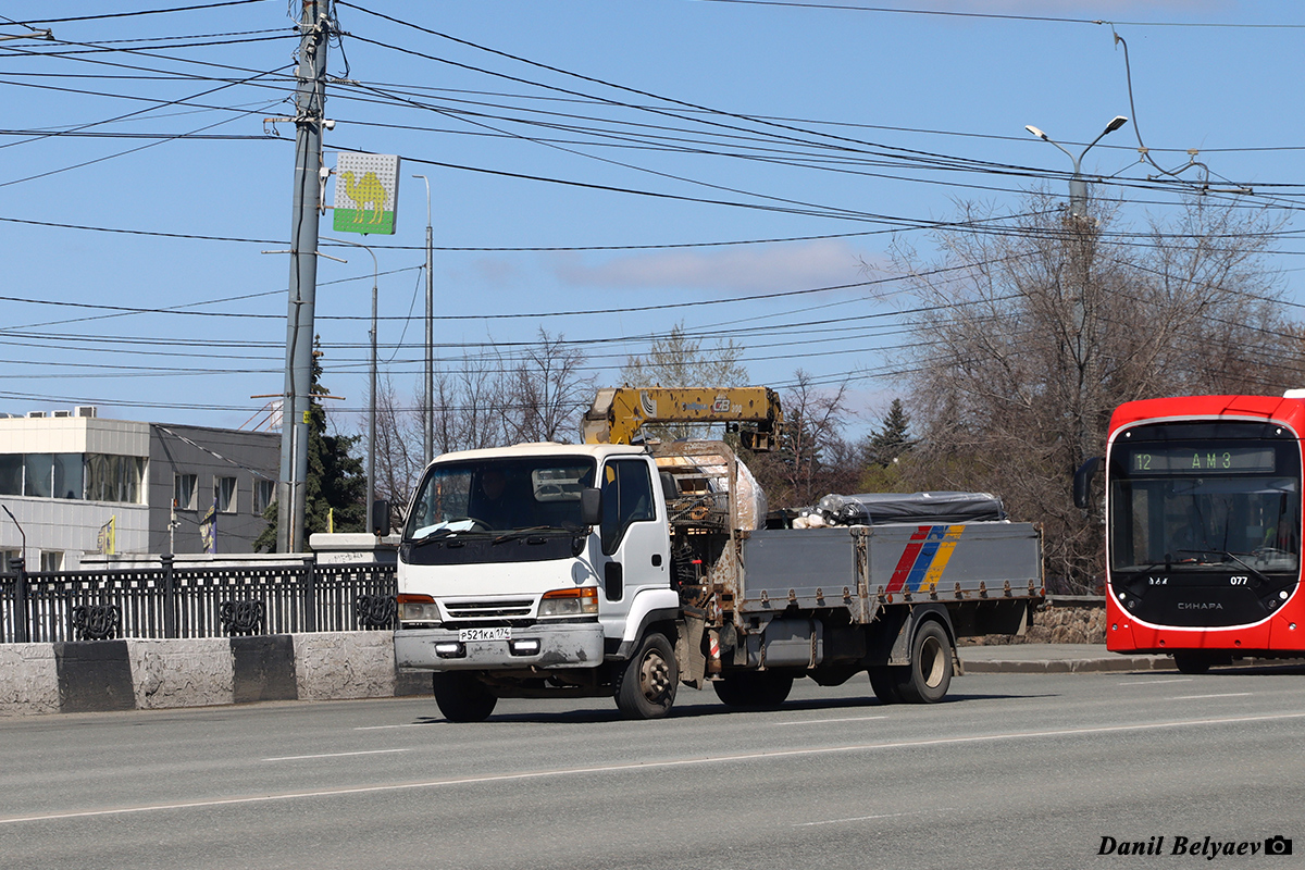 Челябинская область, № Р 521 КА 174 — Isuzu Elf (общая модель)