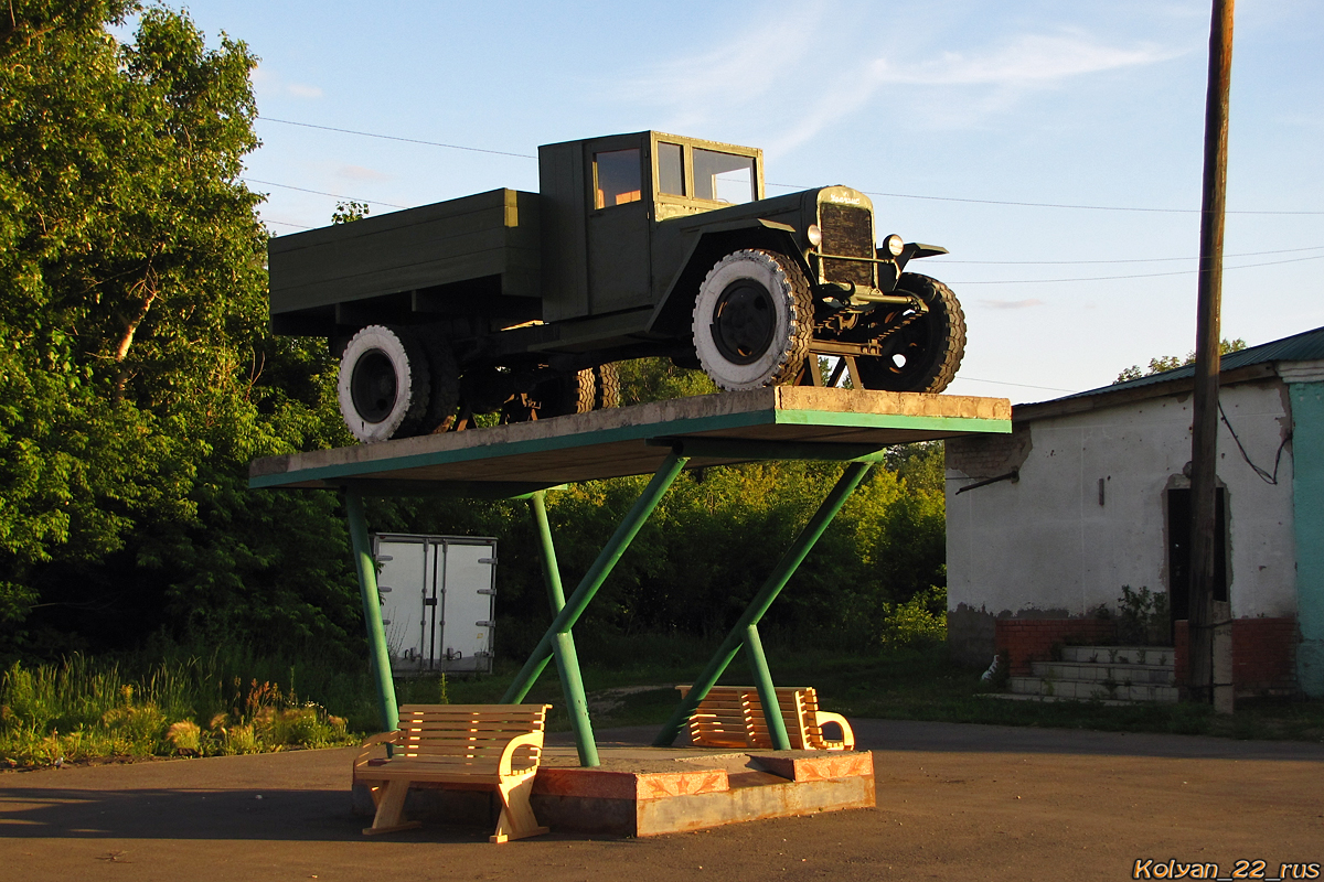 Алтайский край, № (22) Б/Н 0319 — УралЗИС-5В; Техника на постаментах, памятники (Алтайский край); Транспортные средства без номеров (Алтайский край)