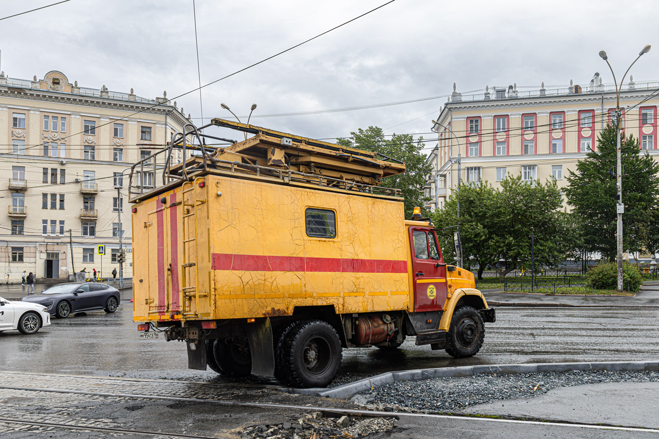 Свердловская область, № М 954 СВ 96 — ЗИЛ-433362