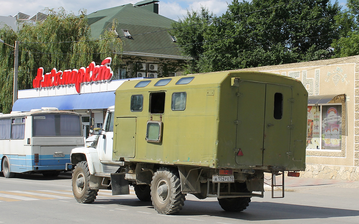 Крым, № А 152 РЕ 82 — ГАЗ-33081 «Садко»