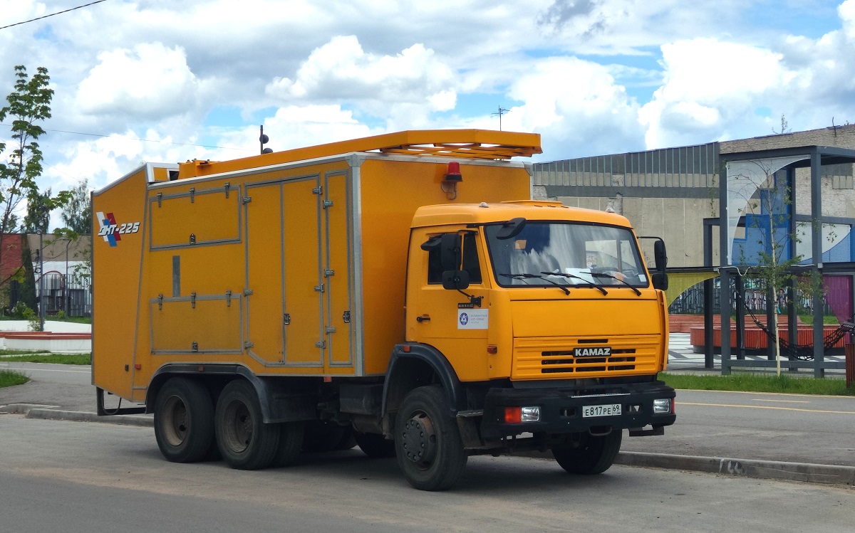 Тверская область, № Е 817 РЕ 69 — КамАЗ-65115-62
