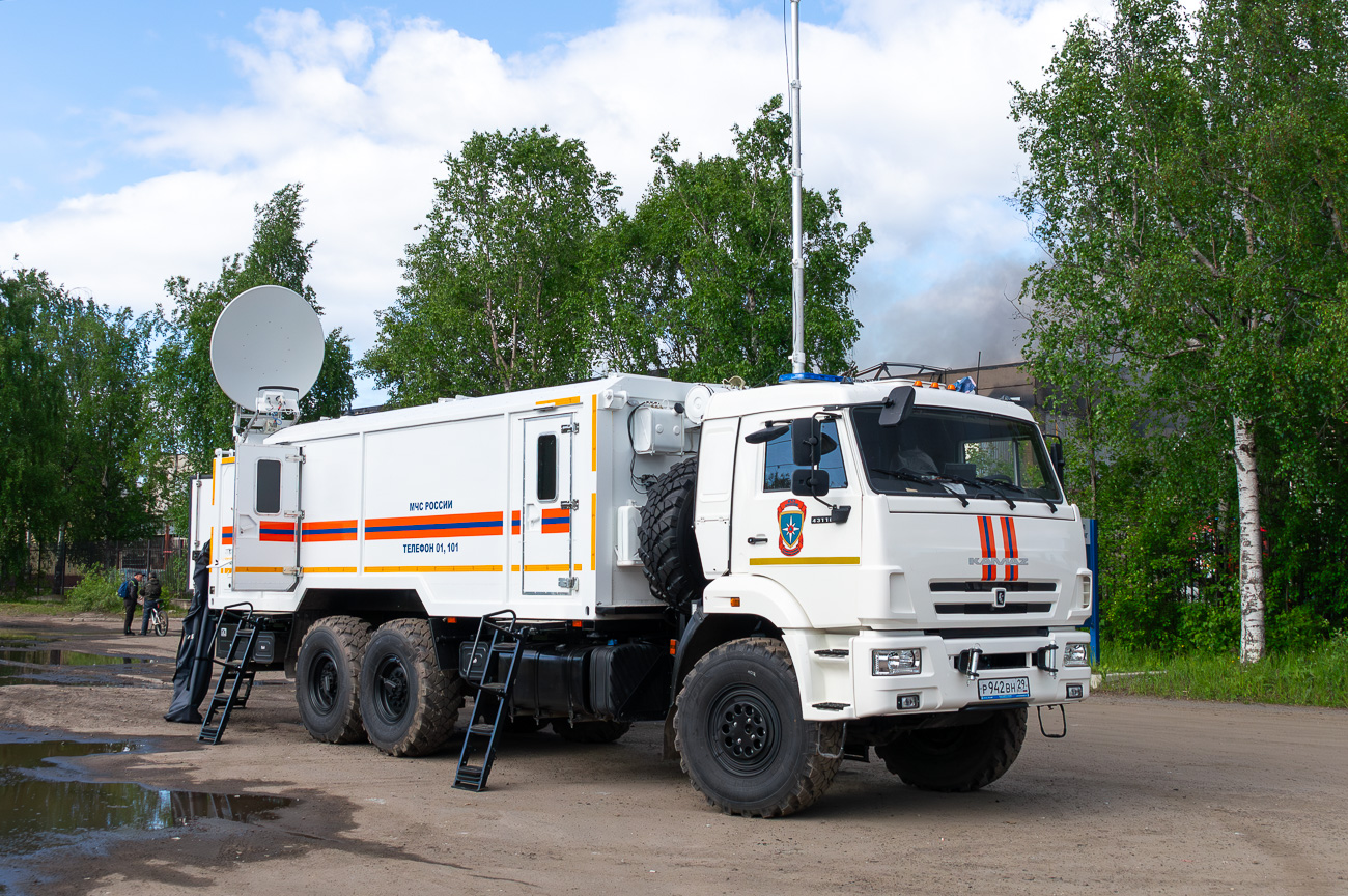 Архангельская область, № Р 942 ВН 29 — КамАЗ-43118-50