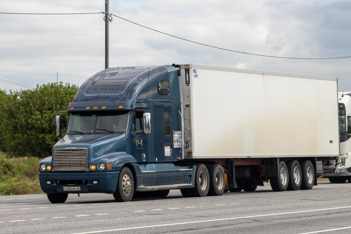 Брянская область, № Е 336 НК 32 — Freightliner Century Class