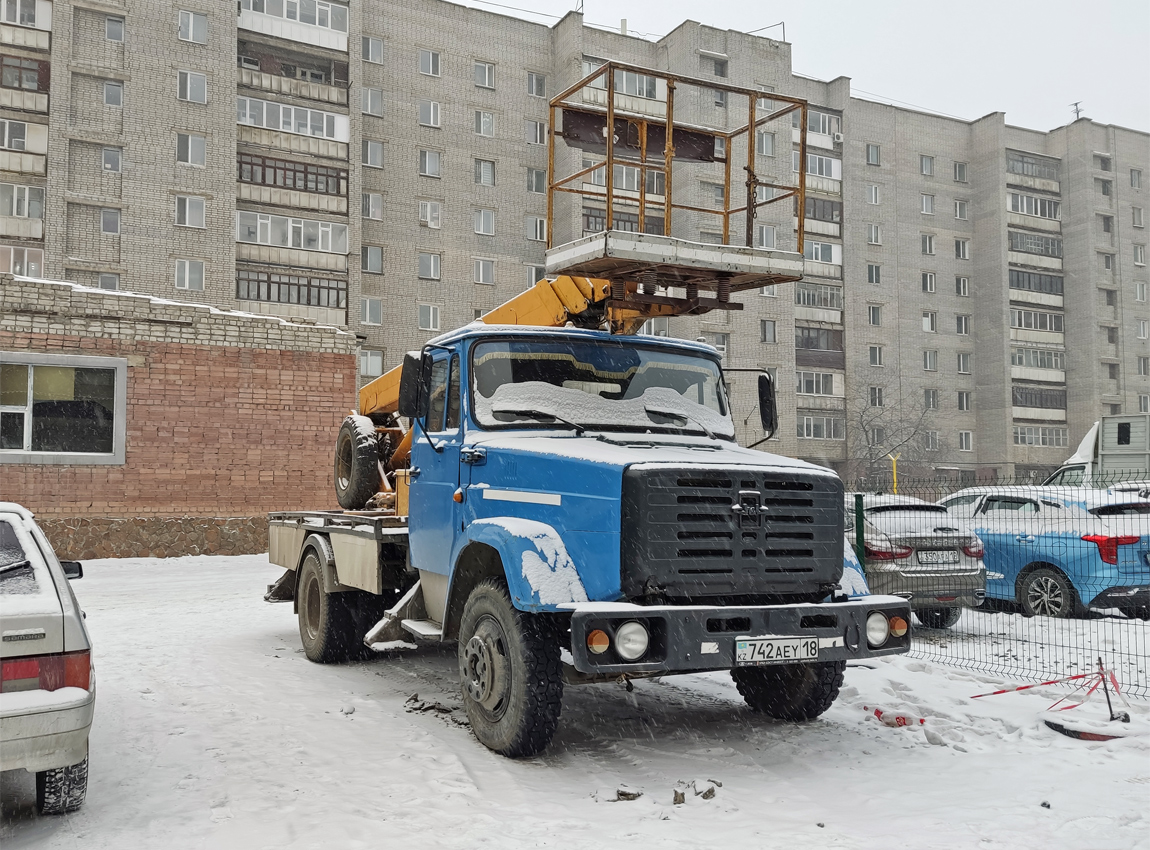 Абайская область, № 742 AEY 18 — ЗИЛ-4331/4329/4332/4333/4335 (общ.мод.)