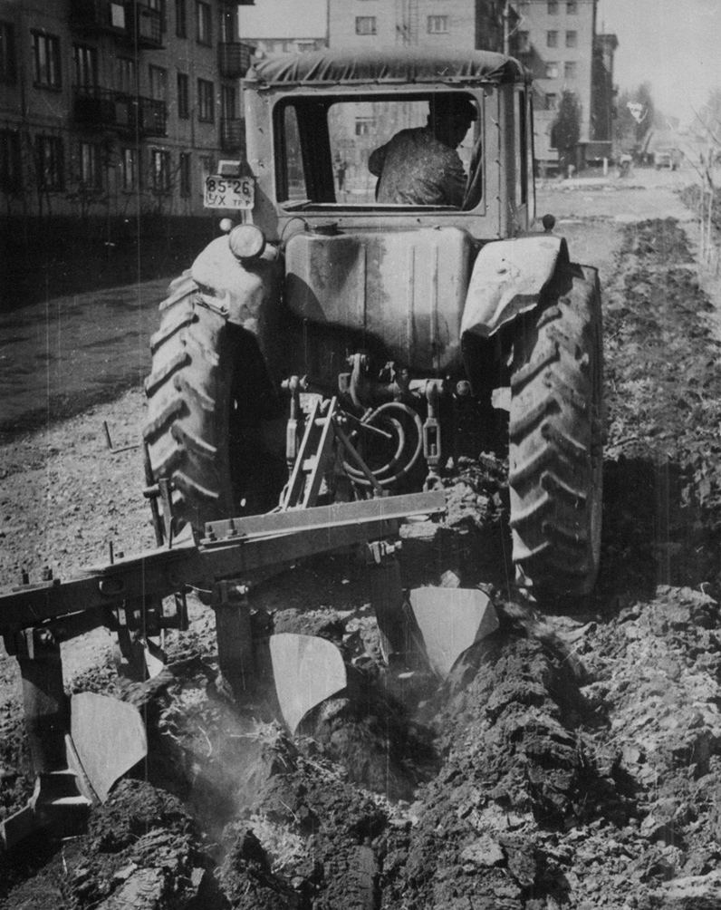 Донецкая область, № 85-26 УХ — МТЗ (общая модель); Исторические фотографии (до 2000 года) (Донецкая область)