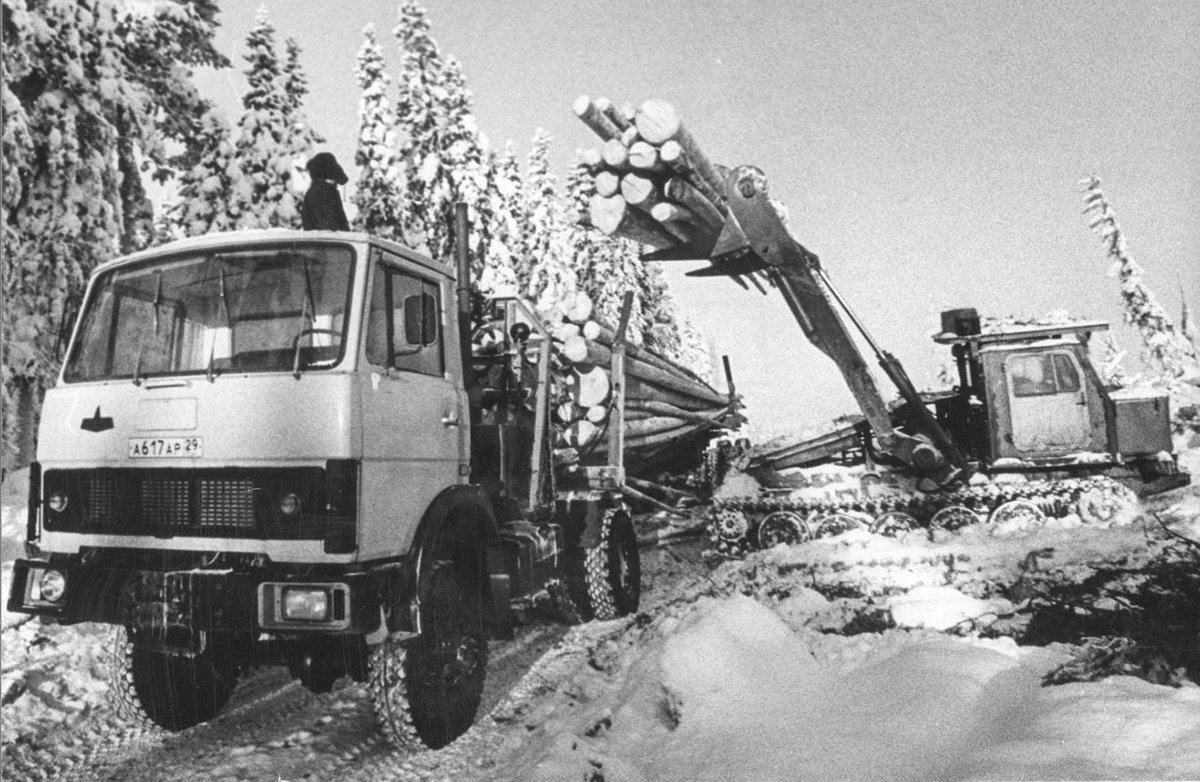 Архангельская область, № А 617 АР 29 — МАЗ-5434; Исторические фотографии (до 2000 года) (Архангельская область)