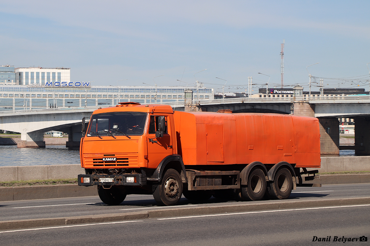 Санкт-Петербург, № В 958 МЕ 178 — КамАЗ-53215-15 [53215R]
