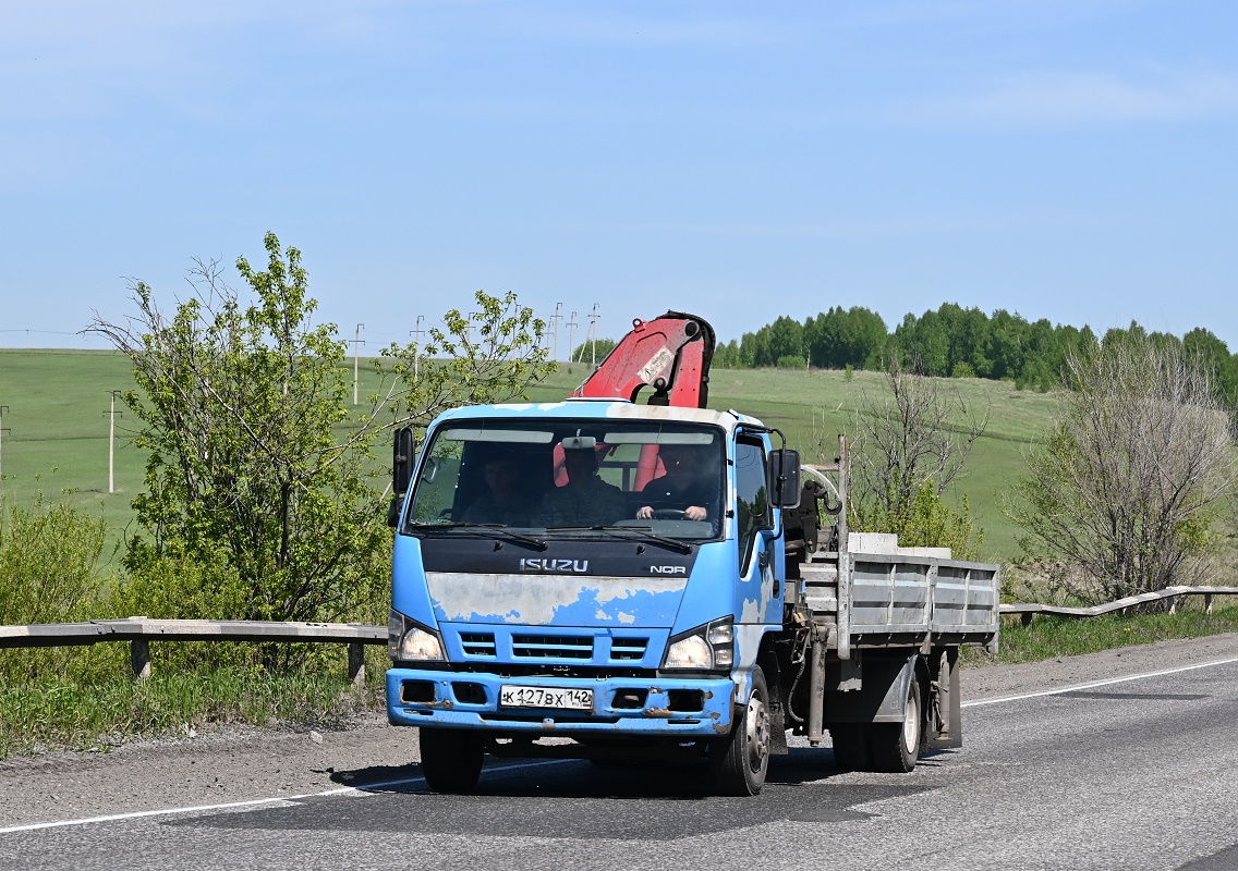 Кемеровская область, № К 127 ВХ 142 — Isuzu NQR75 [Z7X]