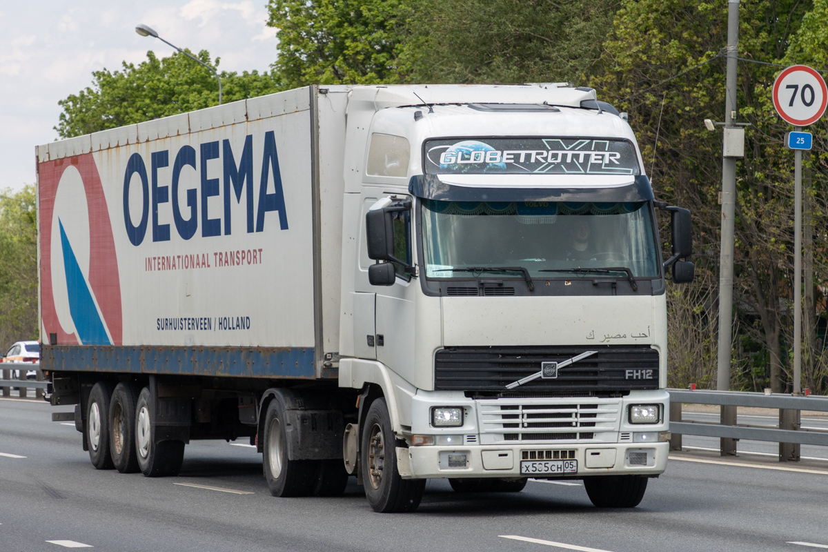 Дагестан, № Х 585 СН 05 — Volvo ('1993) FH12.460