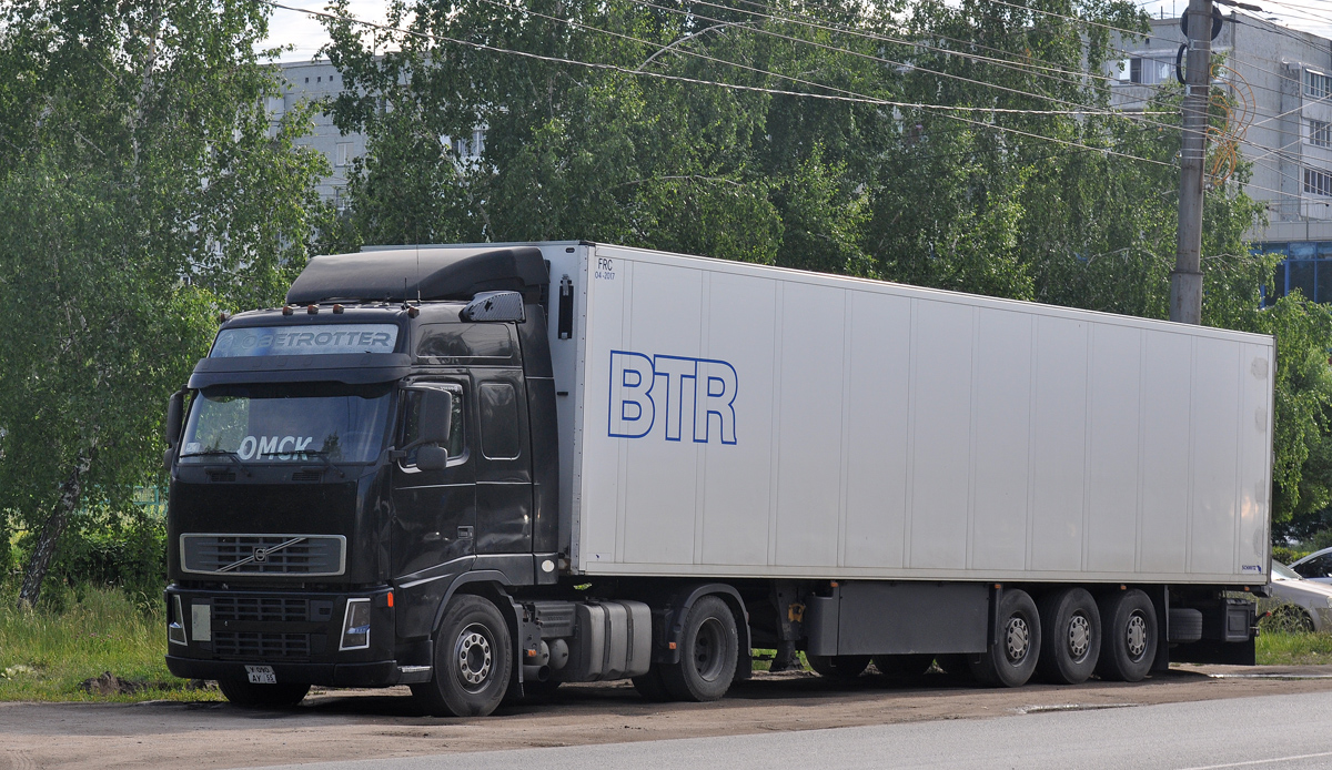 Омская область, № У 090 АУ 55 — Volvo ('2002) FH12.400