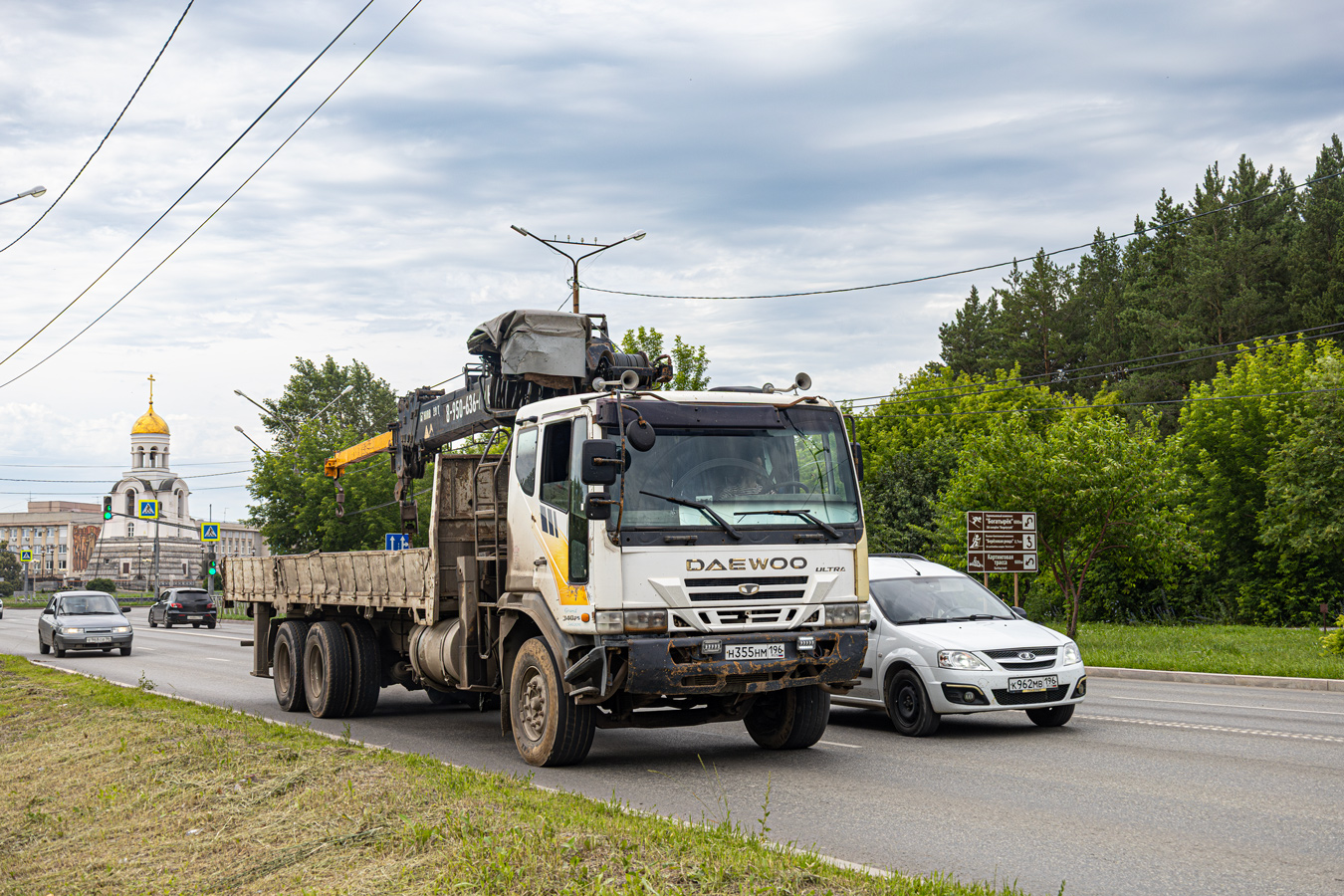 Свердловская область, № Н 355 НМ 196 — Daewoo Ultra Royal