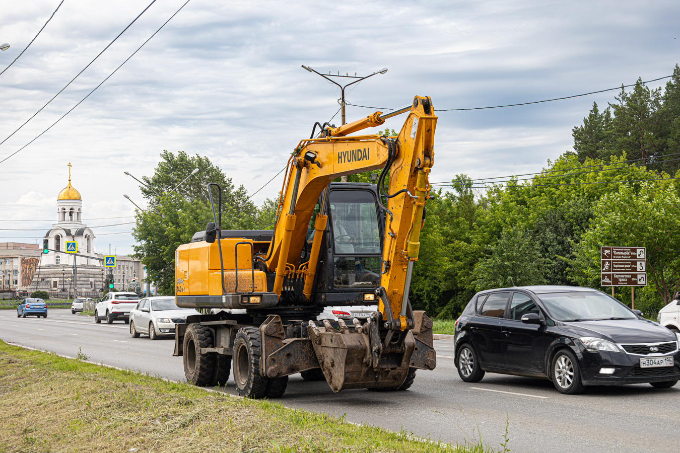 Свердловская область, № 4316 ЕК 66 — Hyundai R140W