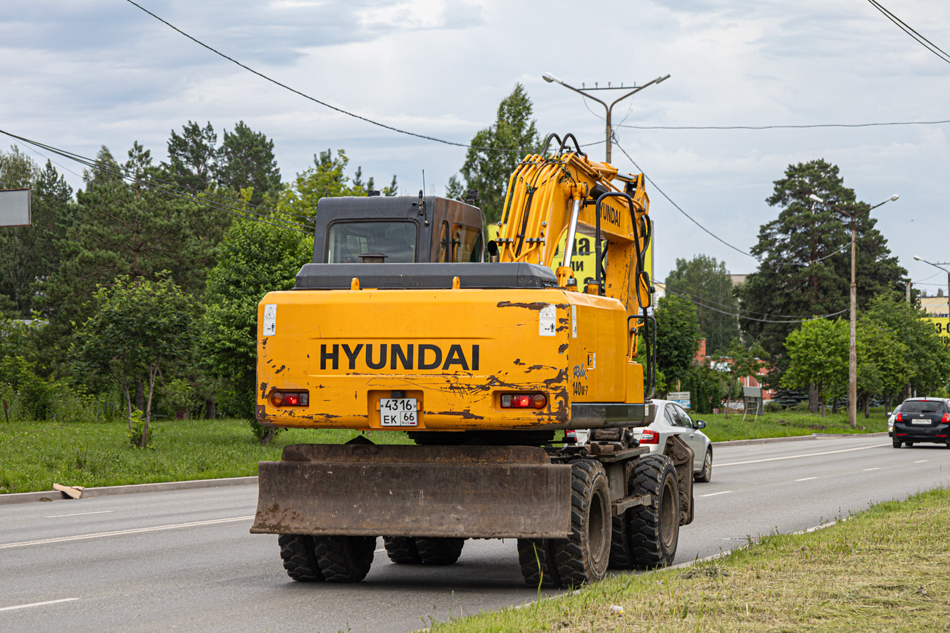 Свердловская область, № 4316 ЕК 66 — Hyundai R140W