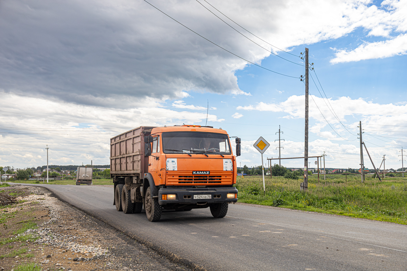 Свердловская область, № У 524 НВ 96 — КамАЗ-65115 (общая модель)