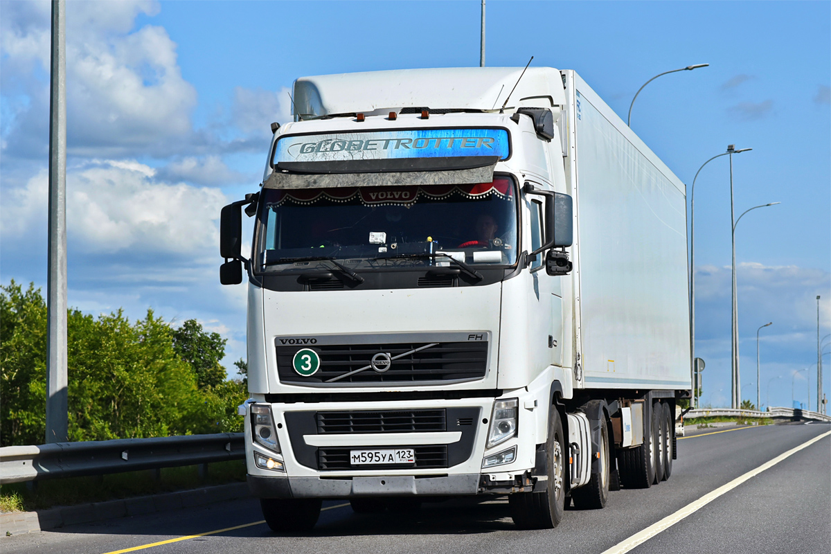 Краснодарский край, № М 595 УА 123 — Volvo ('2008) FH.400