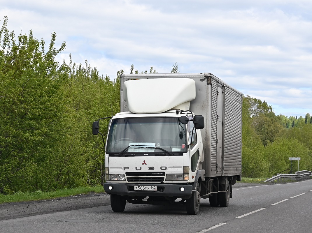 Кемеровская область, № А 566 МХ 142 — Mitsubishi Fuso Fighter
