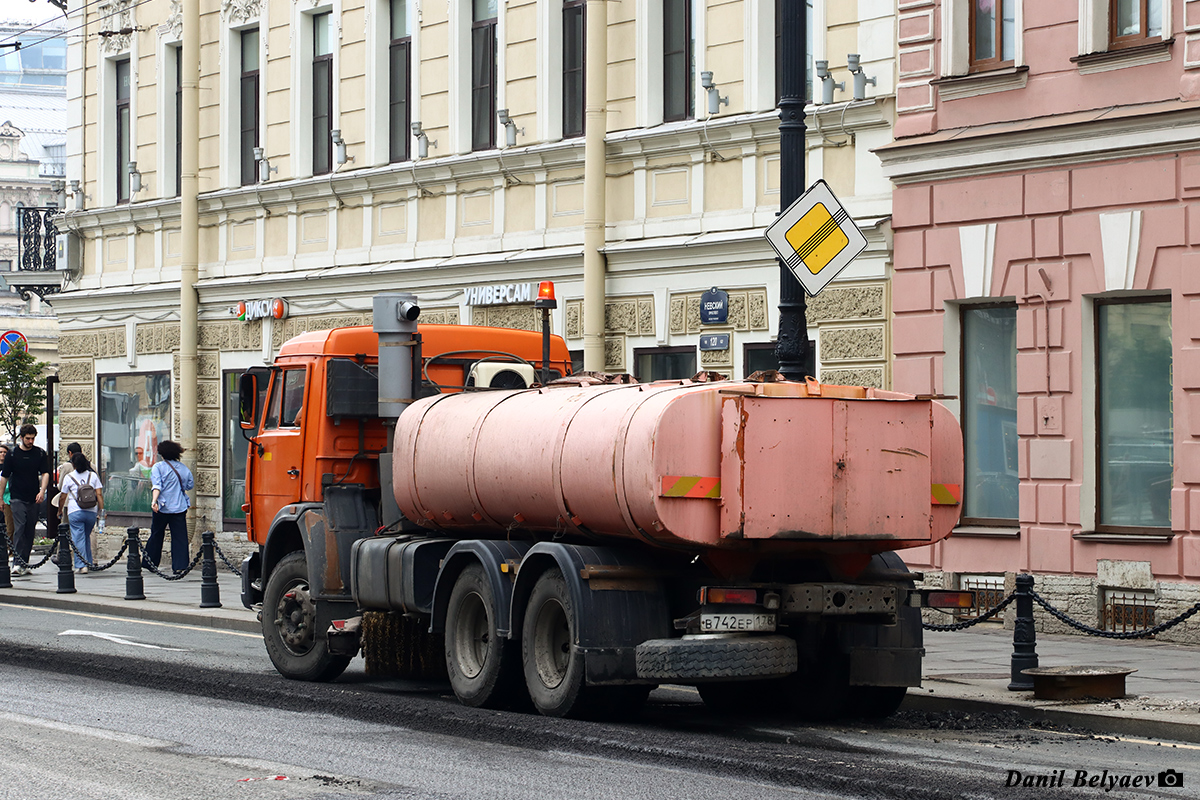 Санкт-Петербург, № В 742 ЕР 178 — КамАЗ-65115-62