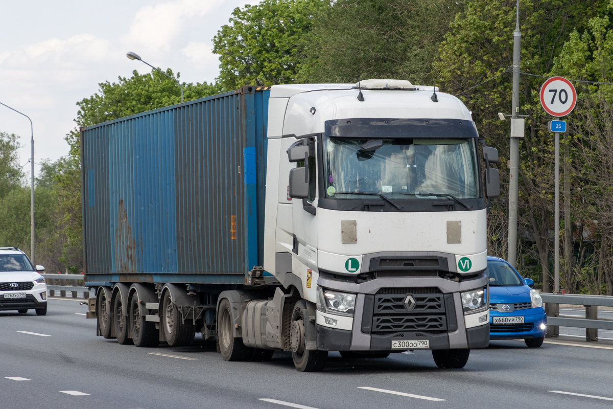 Московская область, № С 300 ОО 790 — Renault T-Series ('2013)