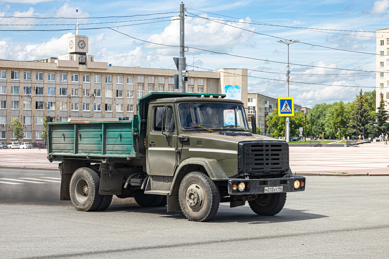 Свердловская область, № М 313 ХТ 196 — ЗИЛ-494560