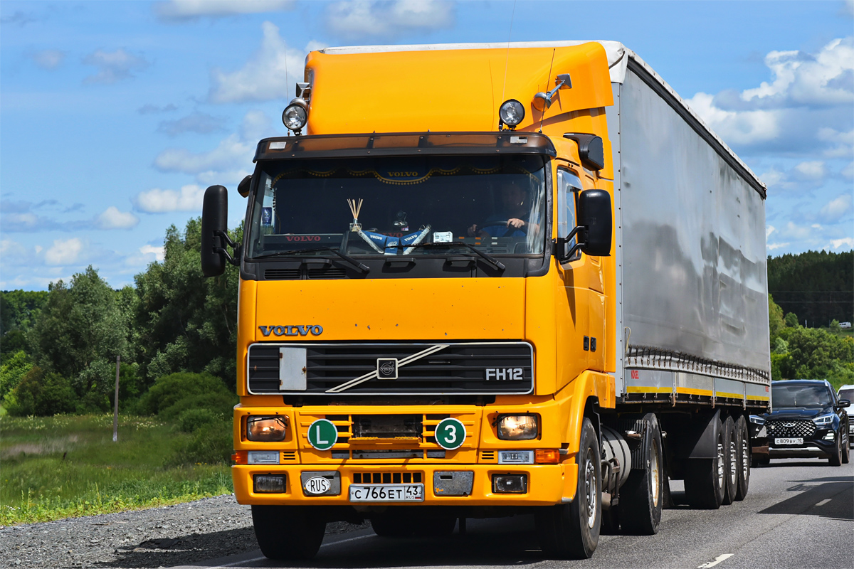 Кировская область, № С 766 ЕТ 43 — Volvo ('1993) FH12.340