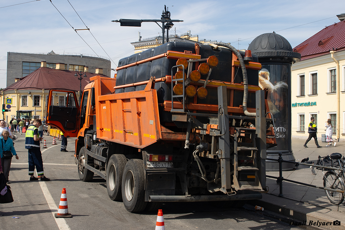Санкт-Петербург, № К 180 ХТ 82 — КамАЗ (общая модель)