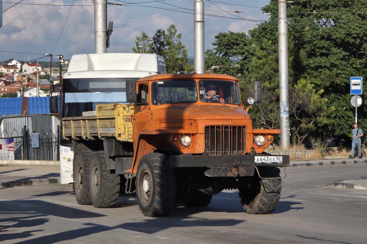 Севастополь, № А 643 ЕХ 92 — Урал-375Н