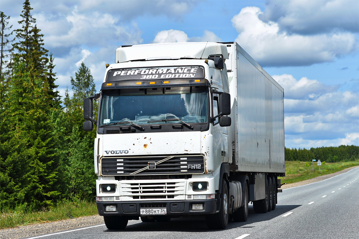 Волгоградская область, № Р 880 КТ 34 — Volvo ('1993) FH-Series
