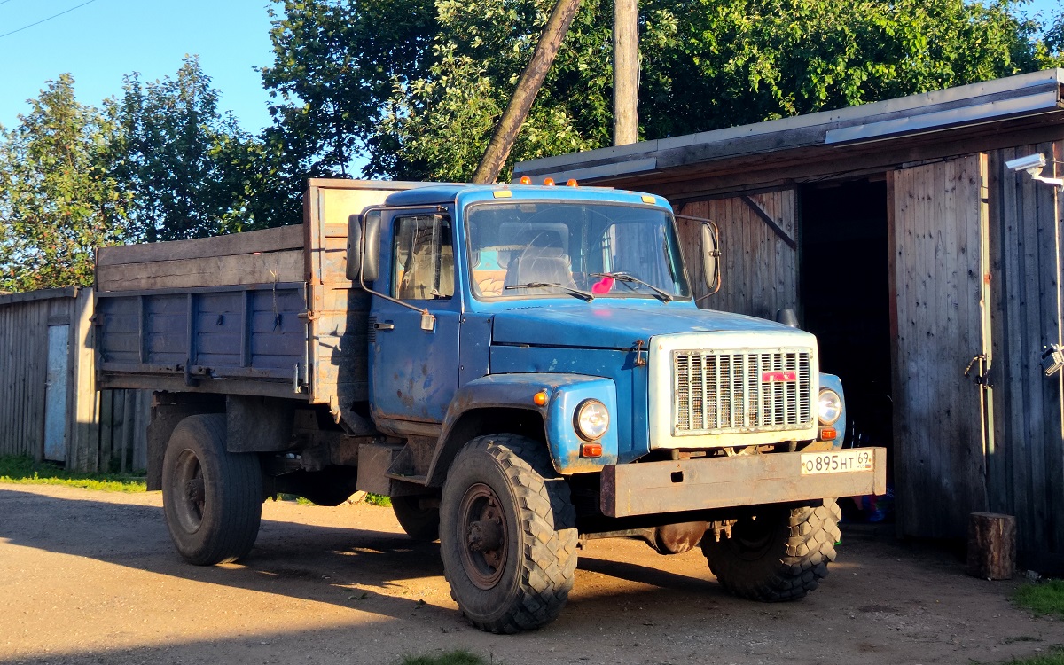 Тверская область, № О 895 НТ 69 — ГАЗ-3309