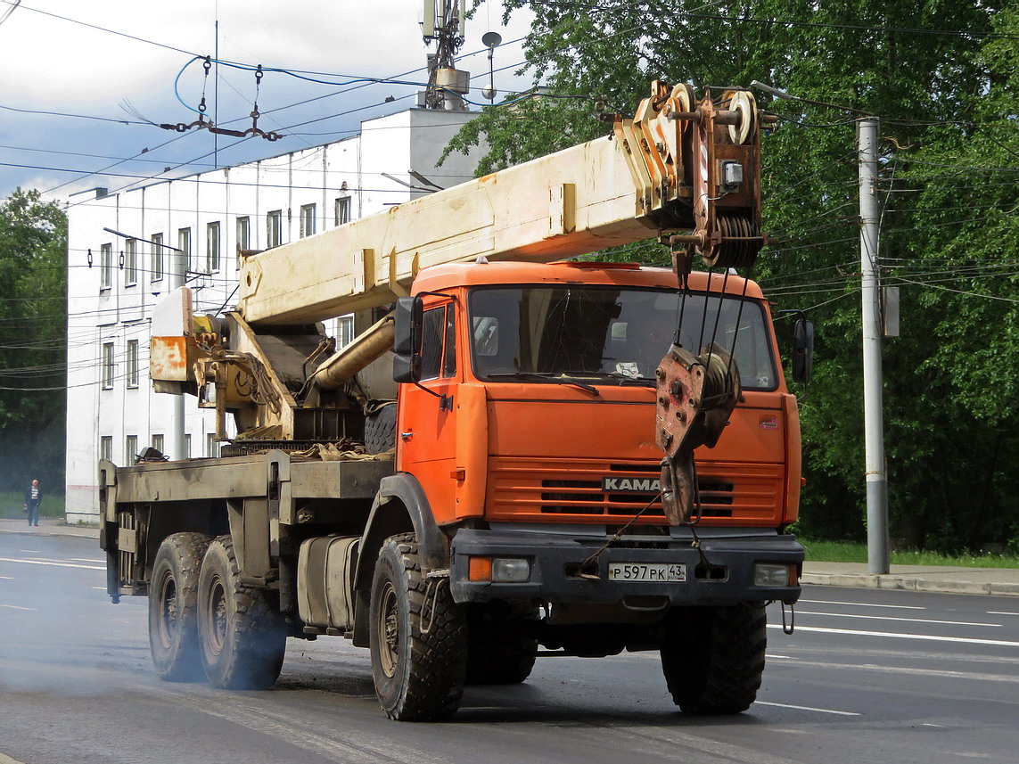 Кировская область, № Р 597 РК 43 — КамАЗ-43118-15 [43118R]